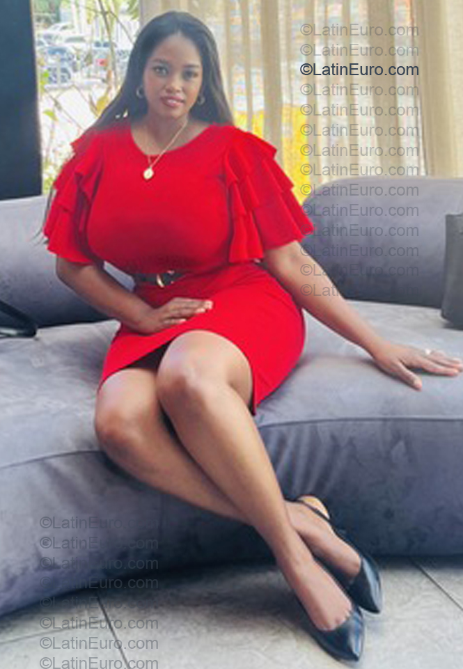 Date this lovely Dominican Republic girl Isabela from Santo Domingo DO57177