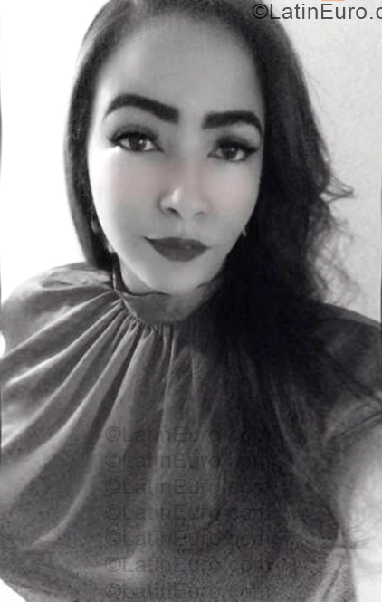 Date this gorgeous Dominican Republic girl Vic from Santo Domingo DO57225