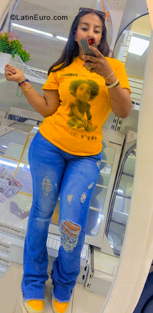 Date this lovely Dominican Republic girl Yesenia from Santiago DO57330