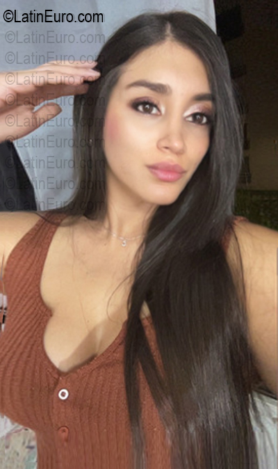 Date this cute Colombia girl Pau from Cali CO33909